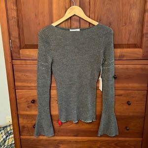Women’s FRAME fitted lightweight 100%wool gray sweater. Brand new w tags